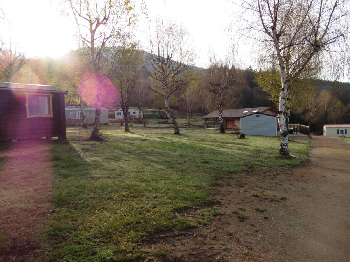 Camping Le Montbartoux Vollore-Ville Ngoại thất bức ảnh